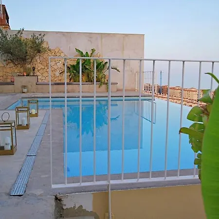 New, Spacious With Amazing Views Villa